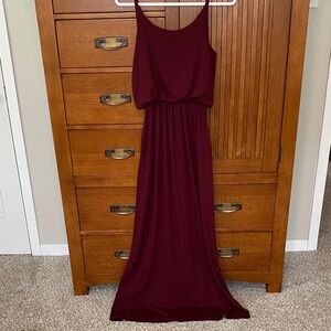 Elegant Burgundy Maxi Dress
